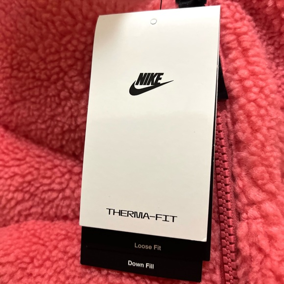 Nike Women’s Therma Fit Sherpa Puffer Loose Fit Jacket - Picture 7 of 16